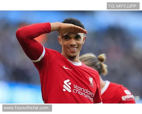 足球明星惊艳全场直接滑行半场展现超凡技艺引发球迷热议